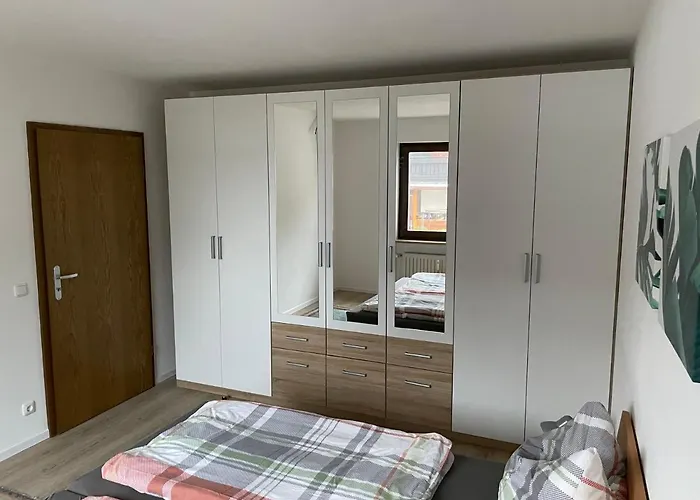 Grosszuegiges Domizil, 90qm, Mit Terrasse, Garten, Infrarotkabine Und Garage *